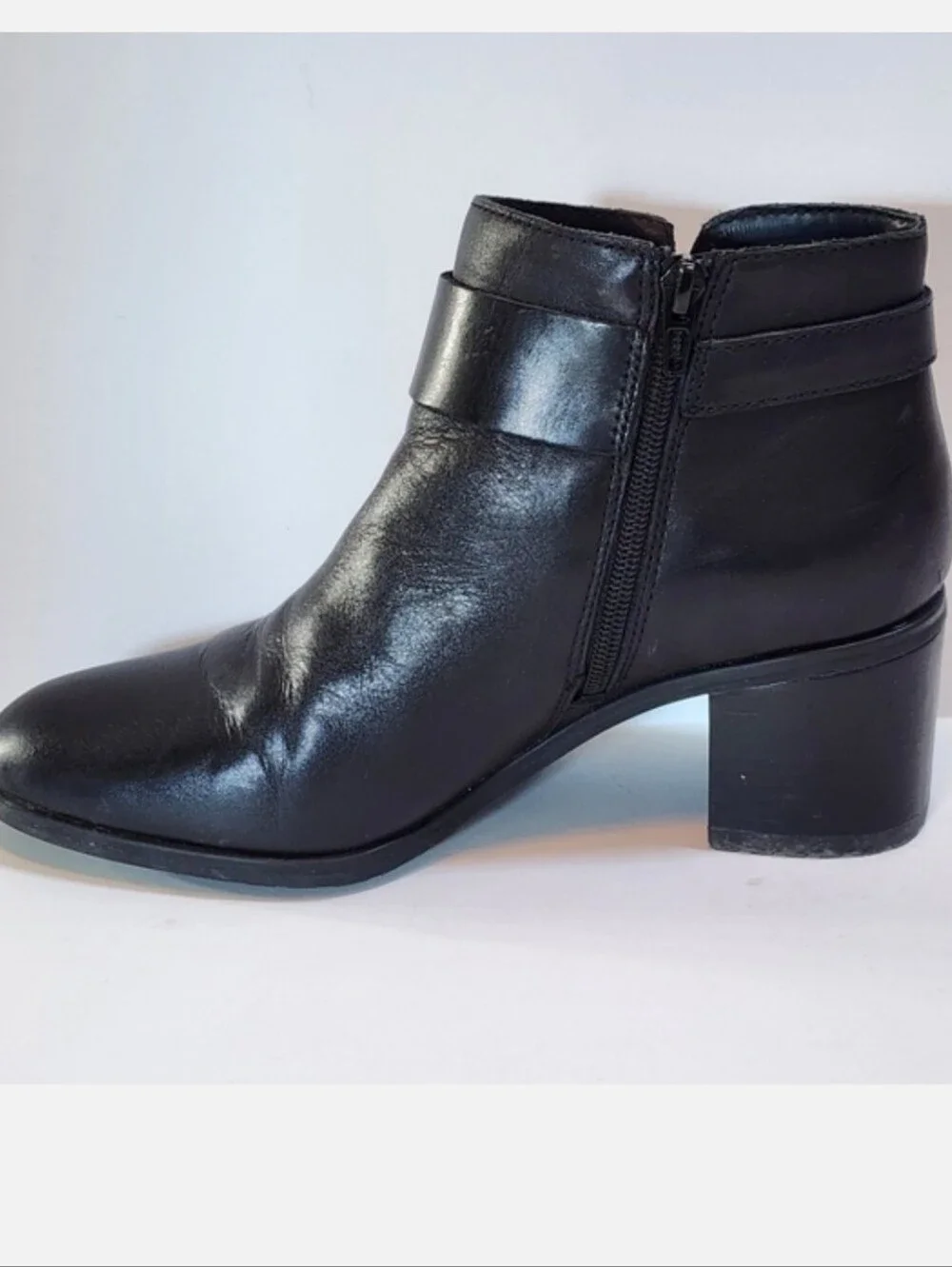 Naturalizer Lydia women's black leather ankle boots with buckle detail size 9